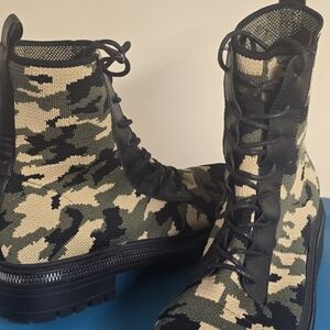 Stylish Camouflage Lace-Up Women's Boots